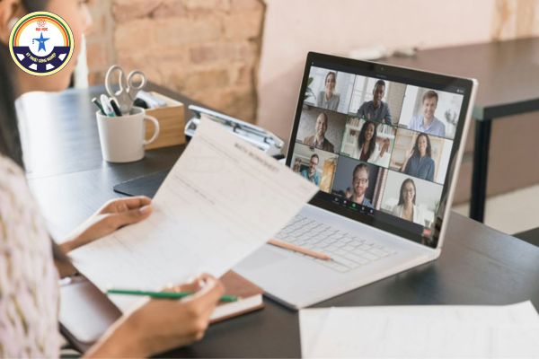 co nen hoc dai hoc truc tuyen khong