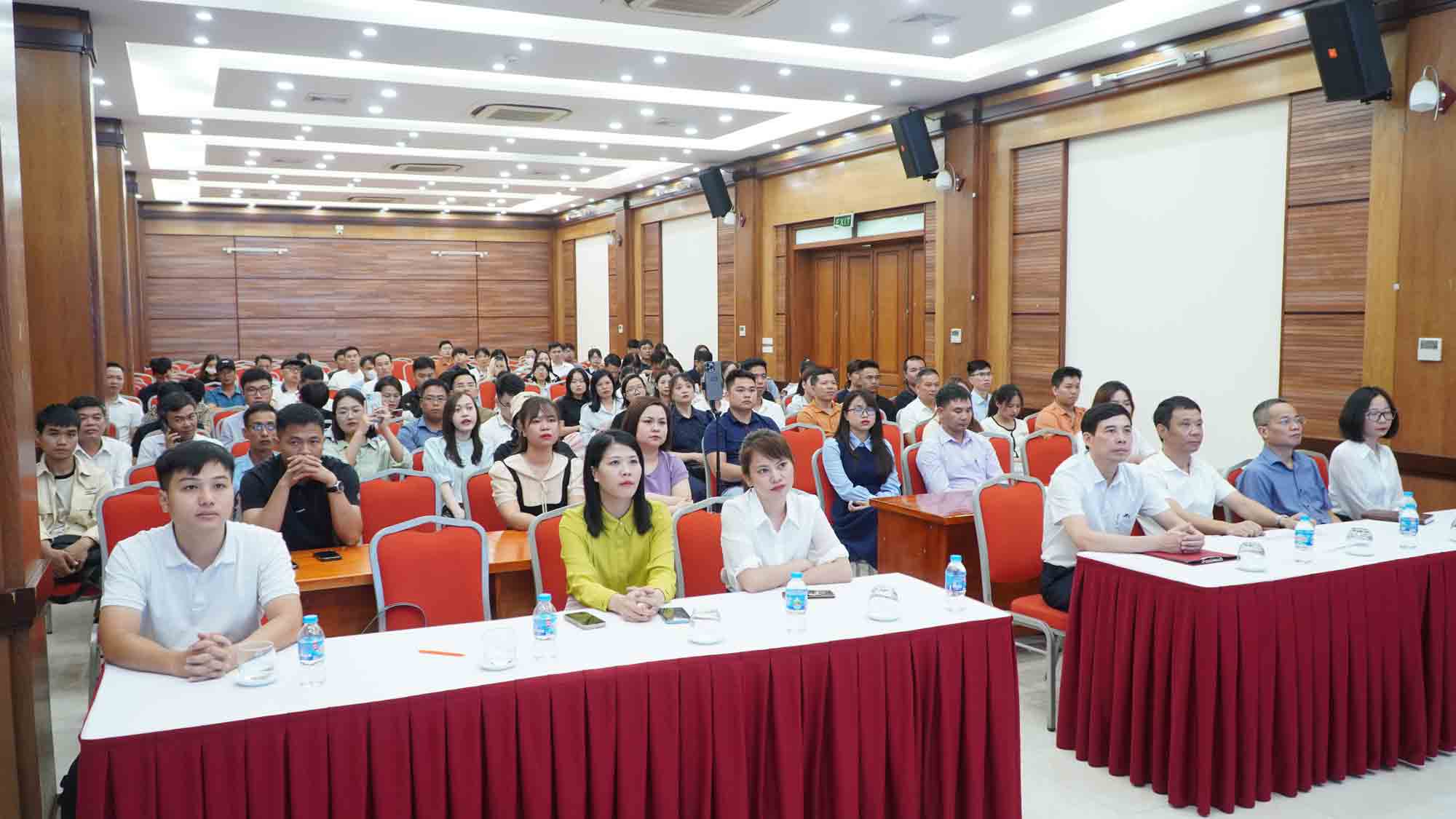 le khai giang tnut elearning dot 2 nam 2024