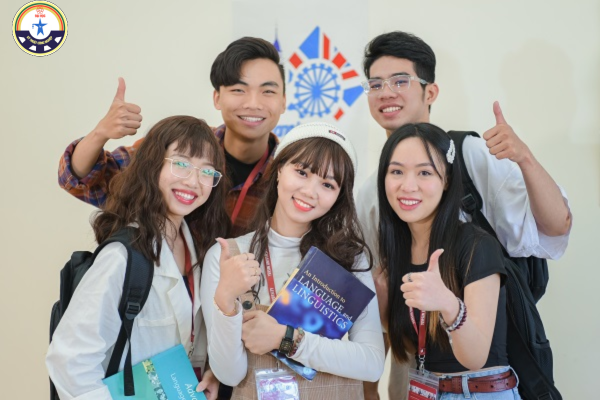cac truong tuyen sinh nganh ngon ngu anh