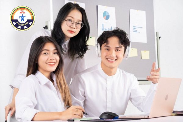 Sinh vien theo hoc nganh quan tri kinh doanh lam cong viec gi