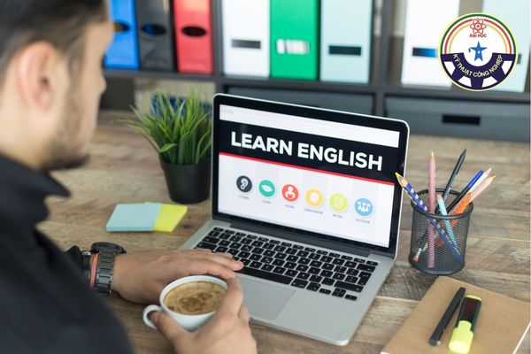 Học Ngôn ngữ Anh – Học gì và hướng nghề nghiệp ra sao?