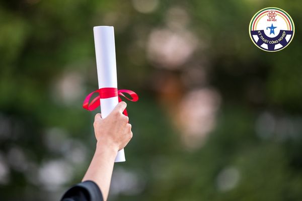 Bang dai hoc tu xa la gi