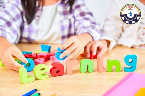 Hoc tu xa co kho khong ai nen hoc