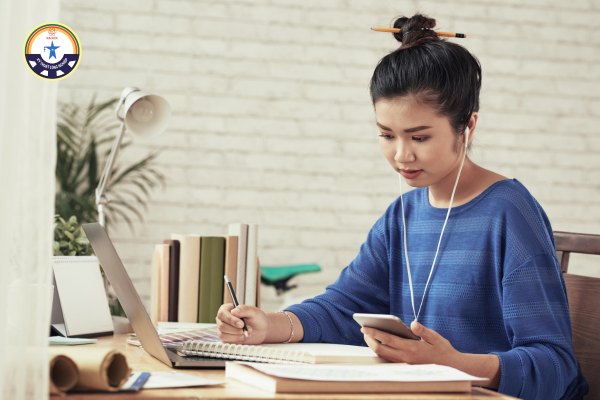 Hoc ngon ngu anh online co kho khong