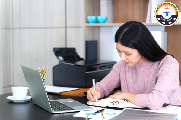 nganh ngon ngu anh sau nay làm gi