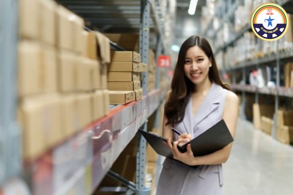 nhan vien xuat nhap khau kinh doanh quoc te