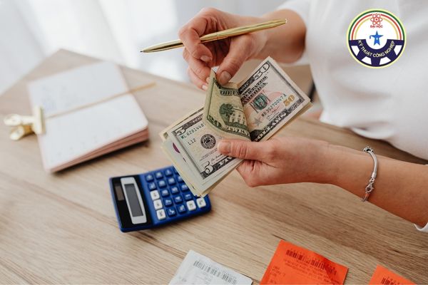 hoc kinh te cong nghiep luong cao khong